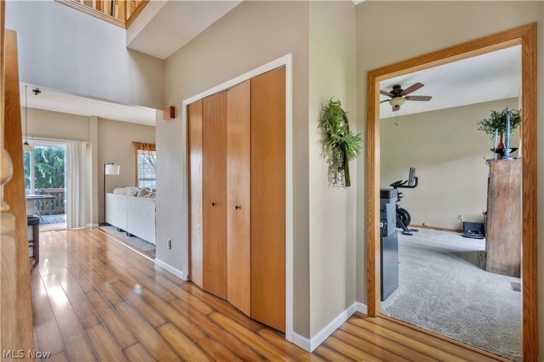 6962 Maple Glen Avenue, North Canton, OH - Photo 2