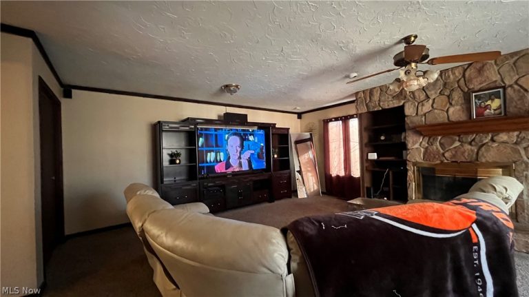 1766 Longwood Drive, Mayfield Heights, OH - Photo 4