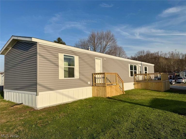 924 Mountain View Drive, Minerva, OH - Photo 3