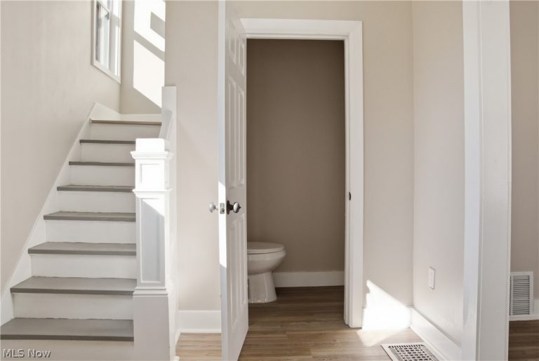 2016 Pointview Avenue, Youngstown, OH - Photo 6