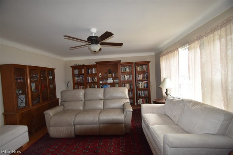 888 Edenridge Drive, Boardman, OH - Photo 8