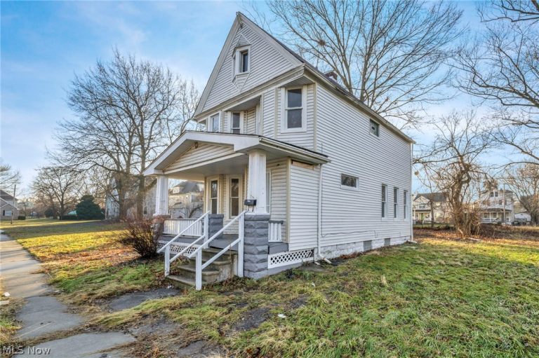 8110 Melrose Avenue, Cleveland, OH - Photo 4