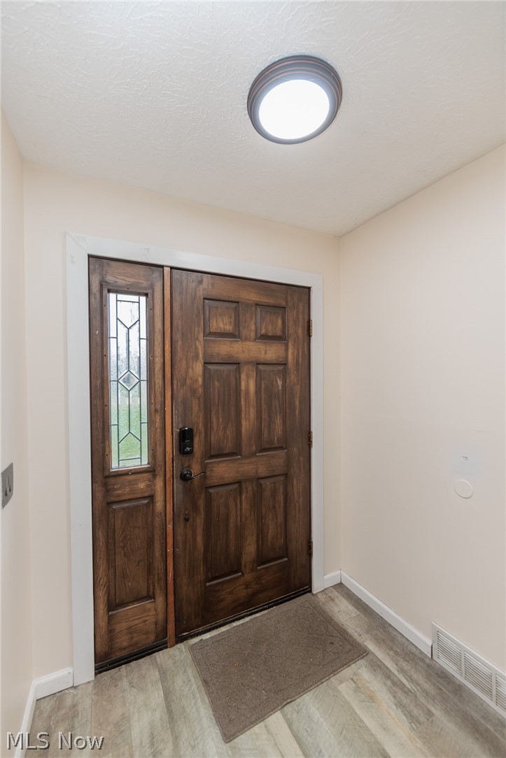 1010 Royal Drive, Amherst, OH - Photo 3