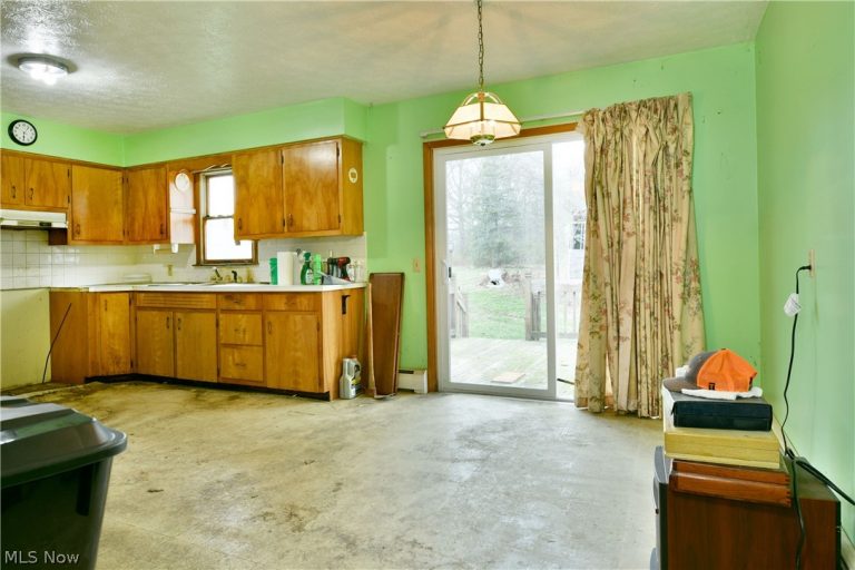 6111 Thompson Clark Road, Bristolville, OH - Photo 8