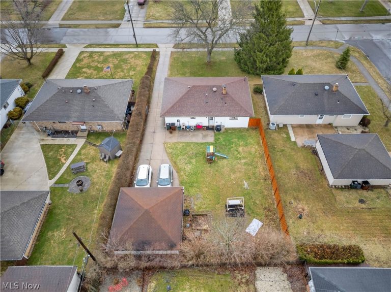 7206 Meadow Lane, Parma, OH - Photo 6