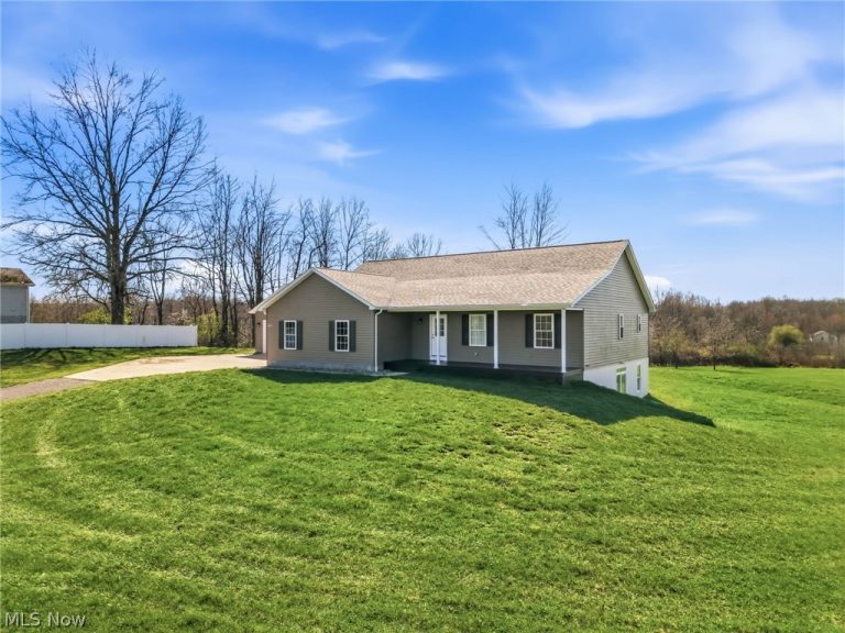 3766 Pothour Wheeler Road, Hubbard, OH - Photo 2