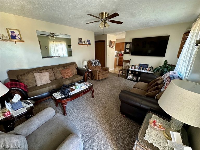 807 Carlisle Street, Belpre, OH - Photo 2
