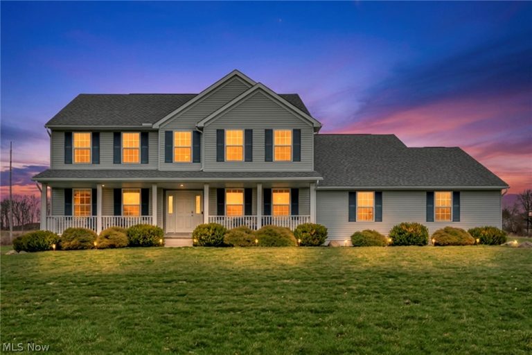 1559 Gray Fox Drive, North Canton, OH - Photo 2