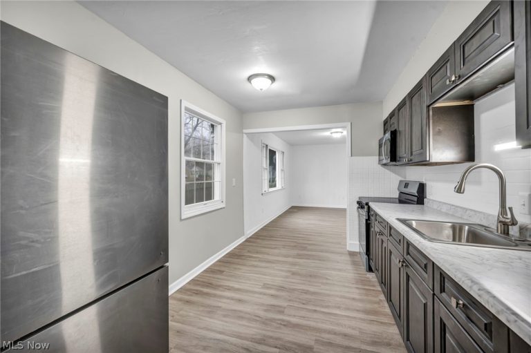 4882 Belle Meadow Road, Mentor, OH - Photo 6