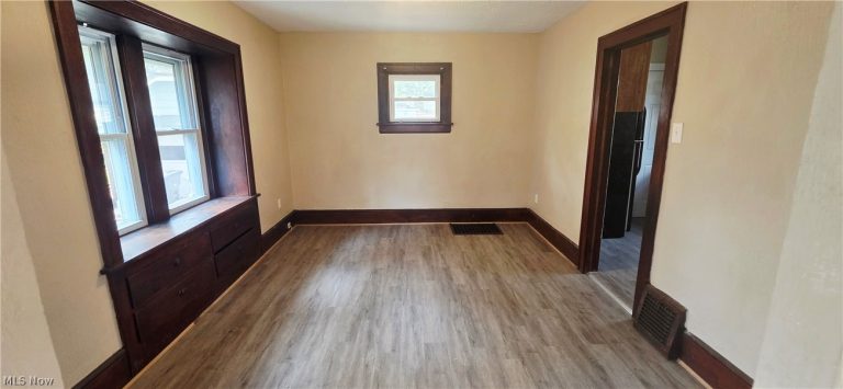 147 Brighton Drive, Akron, OH - Photo 5