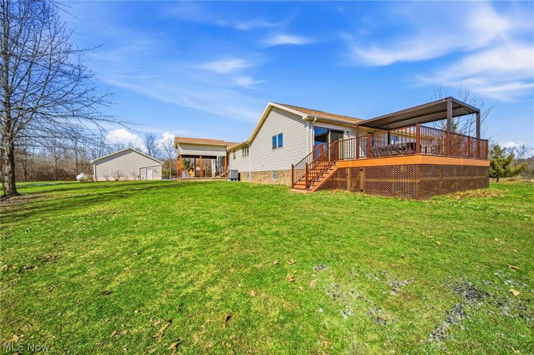 4852 White Road, Rock Creek, OH - Photo 6