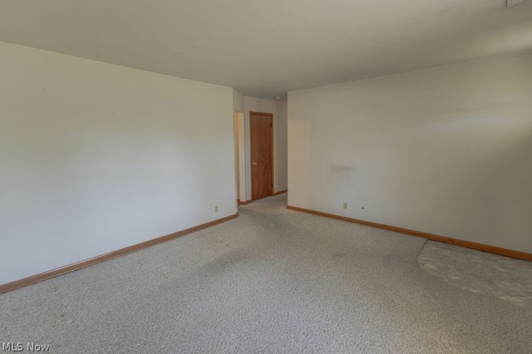 143 Riverview Drive, Marietta, OH - Photo 8