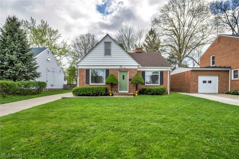1371 Cranover Road, Lyndhurst, OH, 44124
