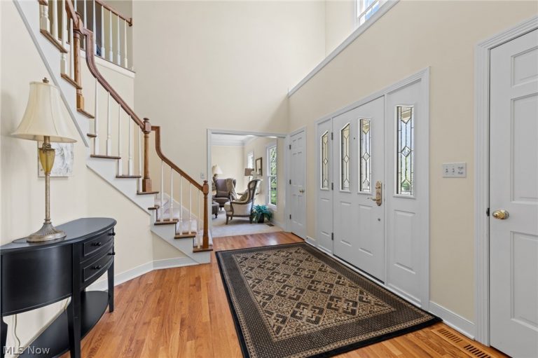 7464 Wetherburn Way, Hudson, OH - Photo 8