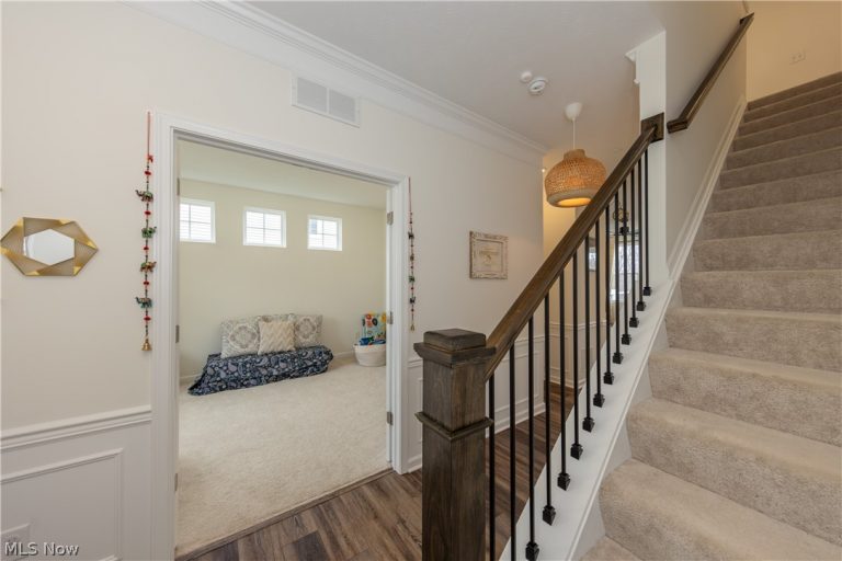 766 River Run Road, Aurora, OH - Photo 2