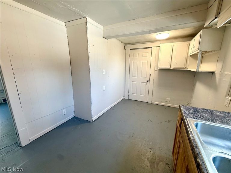 839 Kenyon Street, Akron, OH - Photo 8