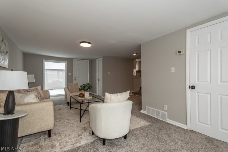 7325 Adkins Road, Mentor, OH - Photo 5