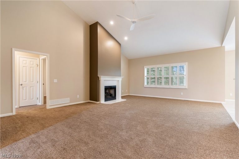 4456 Red Panda Circle, Massillon, OH - Photo 6