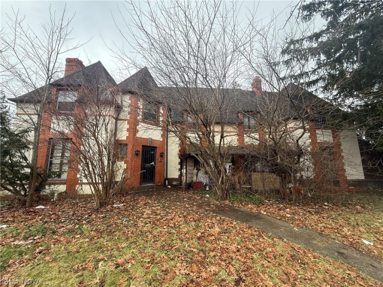 16321 Stockbridge Avenue, Cleveland, OH, 44128