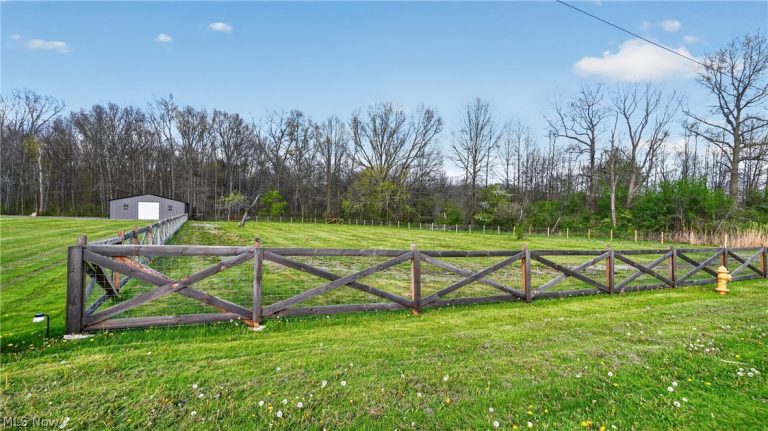 2382 Warren Burton Road, Southington, OH - Photo 8