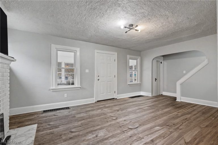 1364 Arnold Avenue, Akron, OH - Photo 3