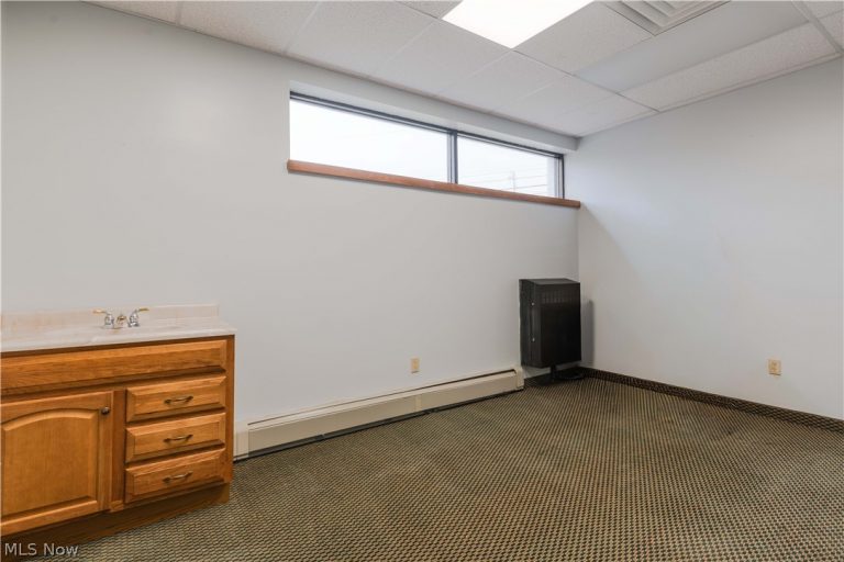 34100 Center Ridge Road, North Ridgeville, OH - Photo 5