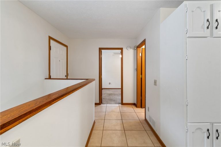 732 Vernon Odom Boulevard, Akron, OH - Photo 6