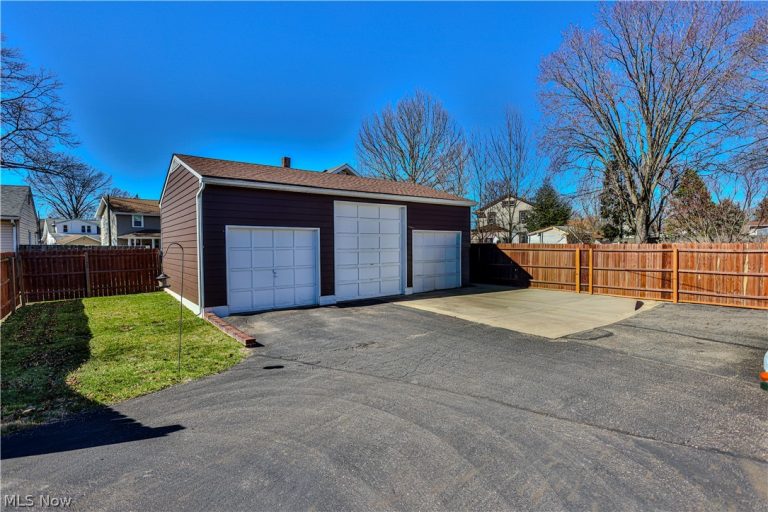 319 Superior Street, Louisville, OH - Photo 4