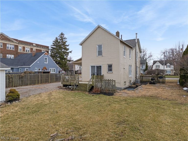2625 Erie Avenue, Lorain, OH - Photo 5