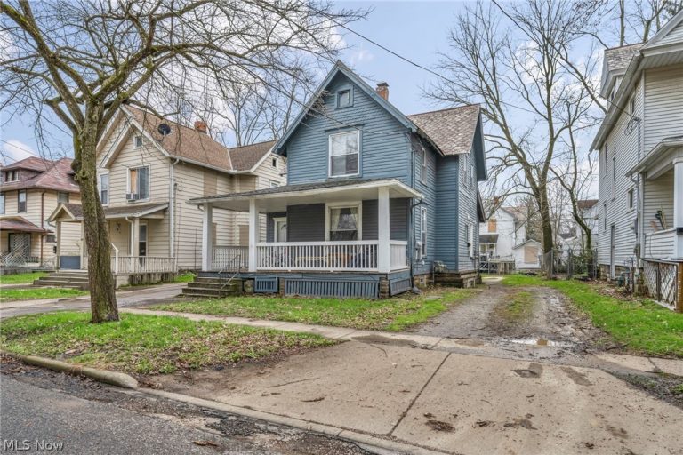 228 Gates, Elyria, OH - Photo 3