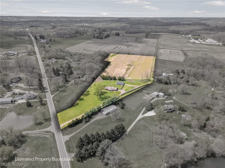 14177 Millersburg Road, Navarre, OH - Photo 3