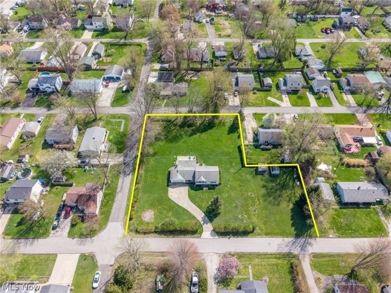 1469 Hazel Avenue, Madison, OH - Photo 2