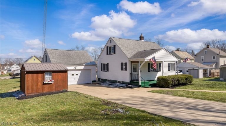 104 Carolina Avenue, Sebring, OH - Photo 4