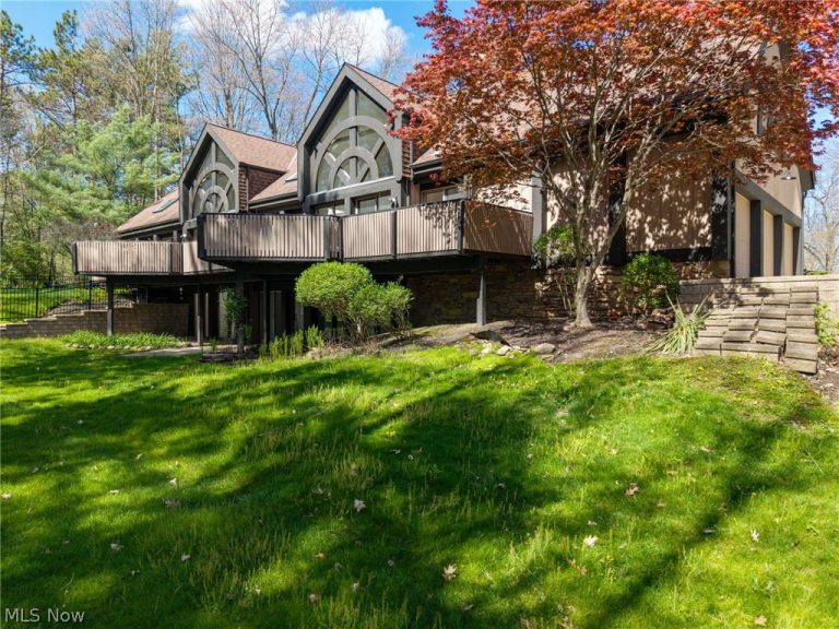 1180 Meadow Spur, Akron, OH - Photo 8
