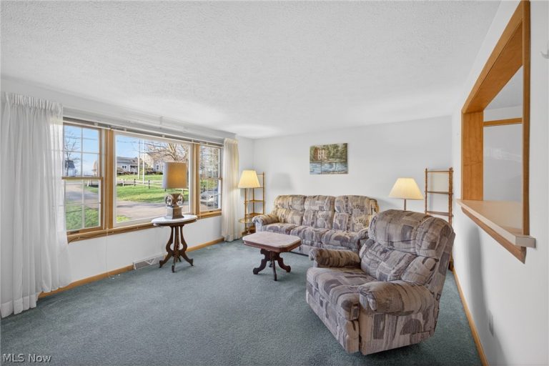 16801 Kinsman Road, Middlefield, OH - Photo 8