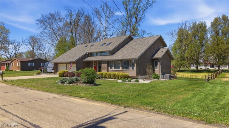 256 Walnut Grove, Washington, WV - Photo 2