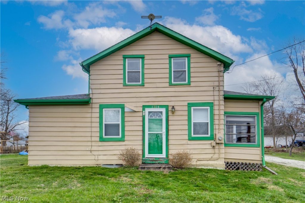 1314 Bank Street, Atwater, OH