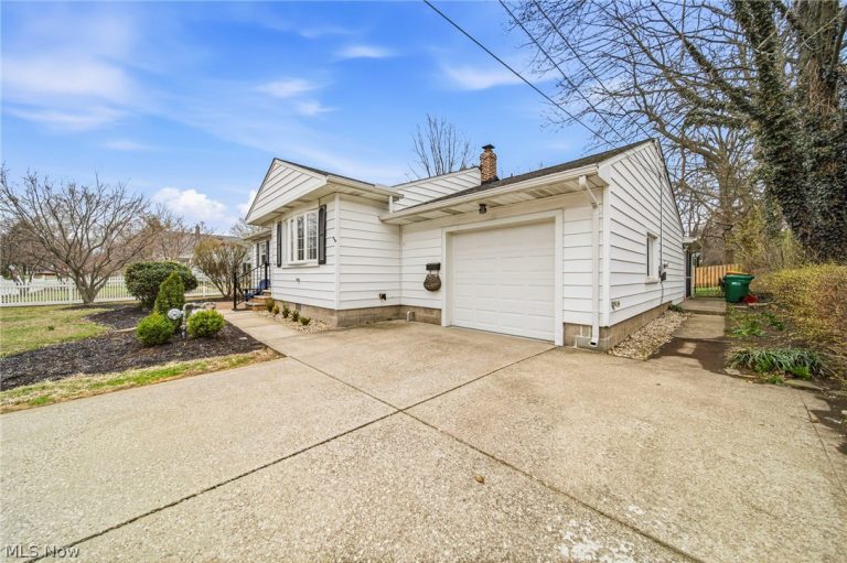 8462 Nowlen Street, Mentor, OH - Photo 3