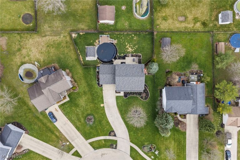 5235 Silver Maple Lane, Medina, OH - Photo 2