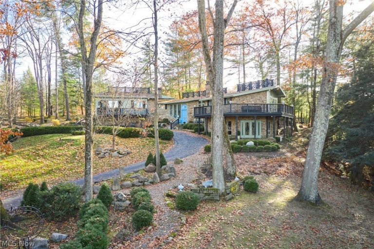 1200 Yellow Creek Lane, Akron, OH, 44333