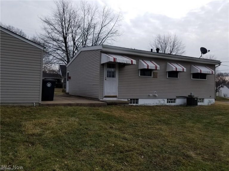 2912 Clearfield Avenue, Akron, OH - Photo 2