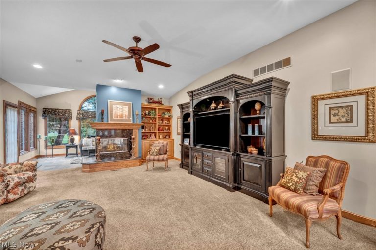 3302 Ashton Drive, Uniontown, OH - Photo 8