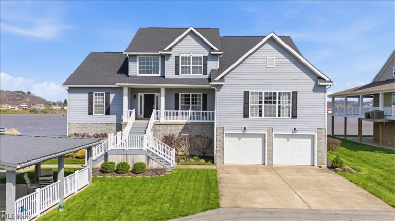 2 Stern Drive, Williamstown, WV, 26187
