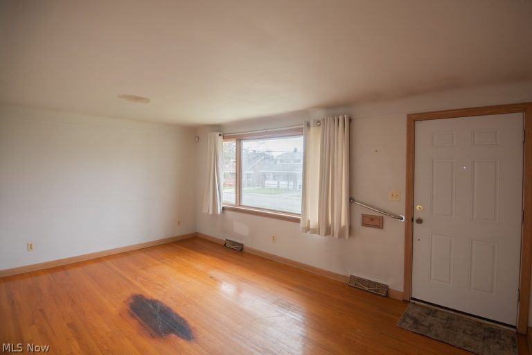 80 Hazelwood Avenue, Youngstown, OH - Photo 4