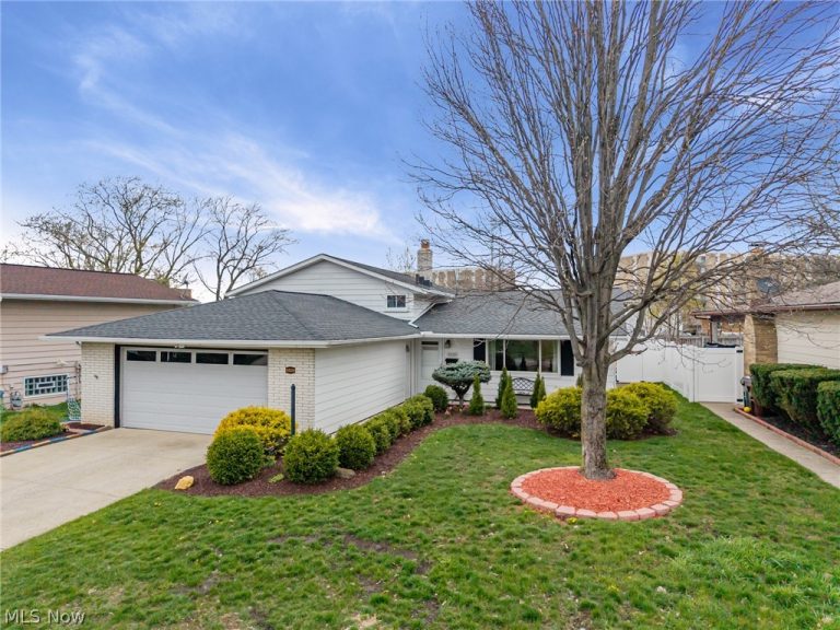 5520 Ralston Drive, Parma, OH - Photo 2
