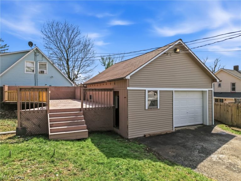 237 Watson Street, Lowellville, OH - Photo 8