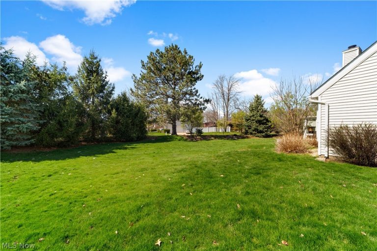 5800 Ridgeview Lane, Willoughby, OH - Photo 5