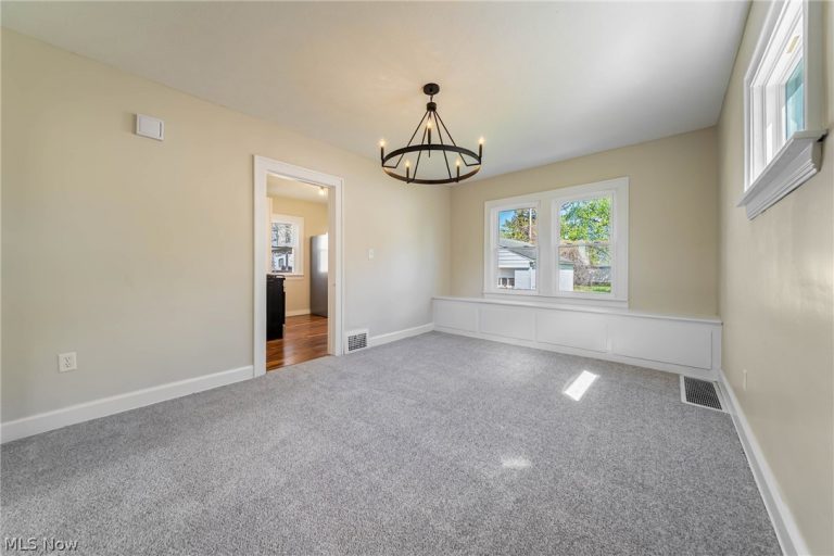 17408 Elsienna Avenue, Cleveland, OH - Photo 6