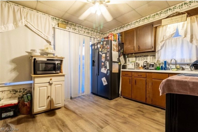 3892 Highland Avenue, Shadyside, OH - Photo 8