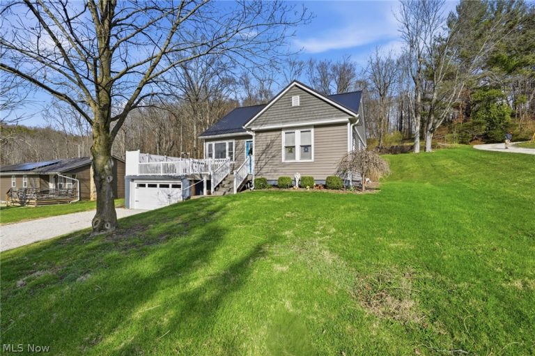 64044 Mulberry Street, Cambridge, OH - Photo 2